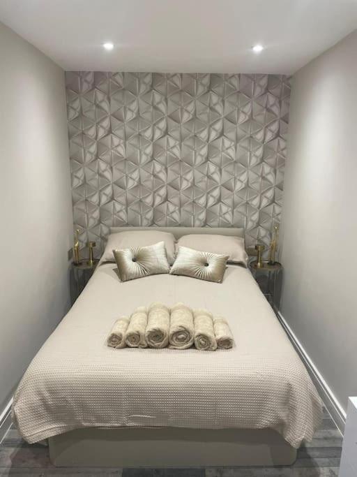 Rivendell Modern 2 Bedroom Apartment In St Peters Village Sleeps 6 ブロードステアーズ エクステリア 写真